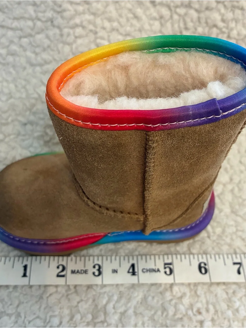 UGG Kids Classic Chestnut Girls Short Rainbow Boots Youth Size 6
